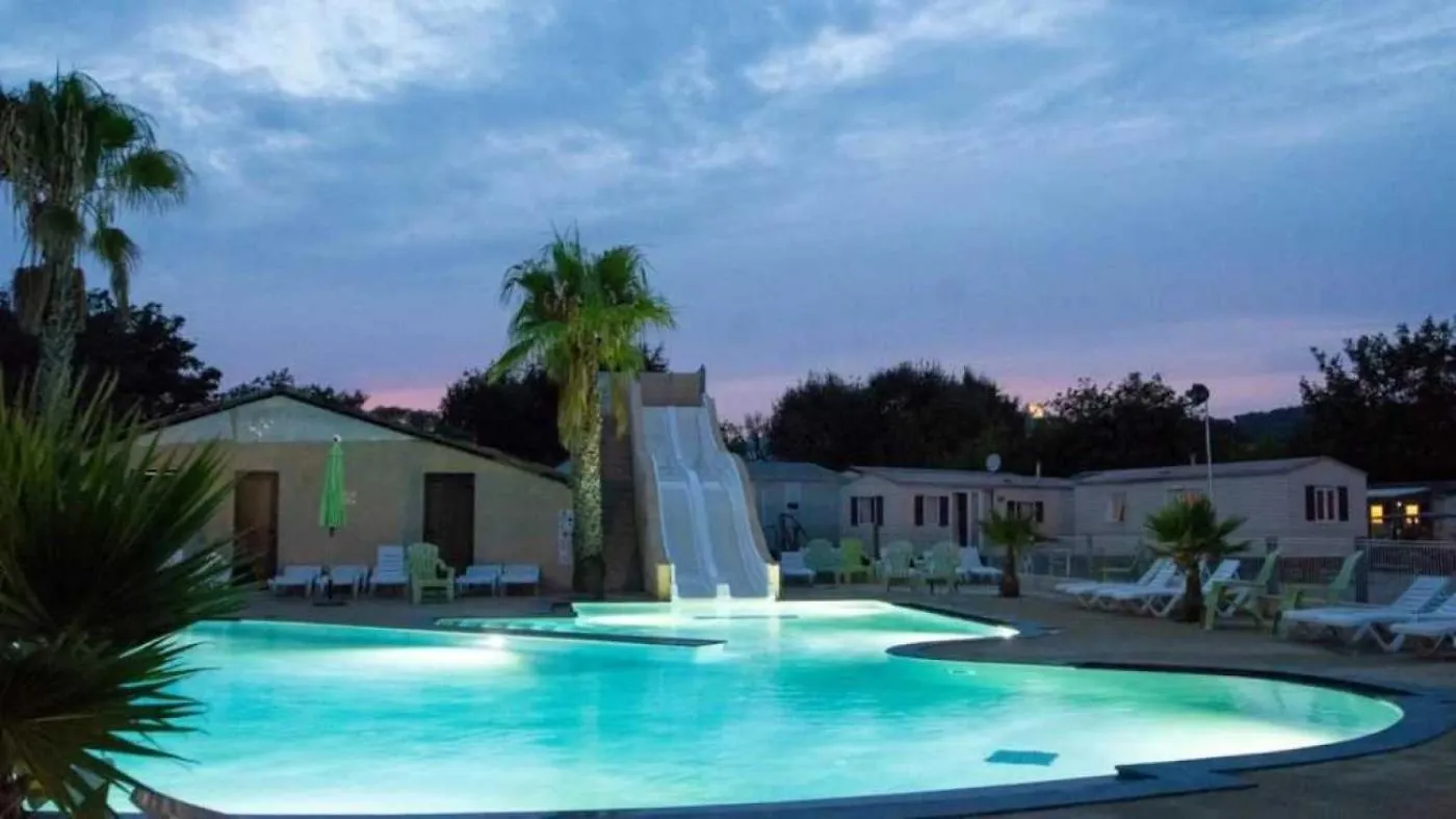 مكان تخييم Camping 4 Etoiles - Parc Aquatique - Eece0C غريمو