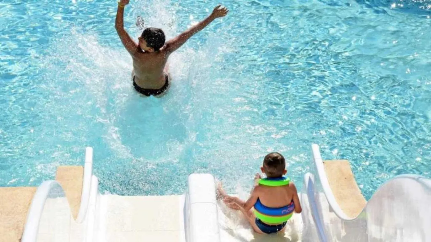 Camping 4 Etoiles - Parc Aquatique - Eece0C غريمو